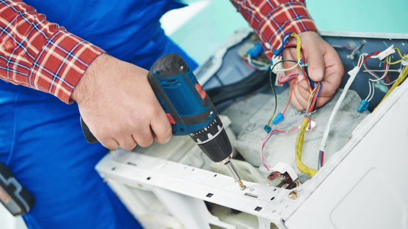 Selendi Maytag Maytag çamaşır makinesi kart tamiri – Su almama arızası orijinal parça ile giderildi. - Teknik servis örneği